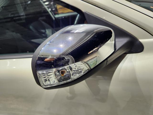 Ｖ７０ ホワイトパールエディション　２００７最終モデル　特別限定車　正規Ｄメンテ車両　Ｔベルト交換済　ＡＣコンプレッサ交換済　ミシュランプライマシー４　地デジナビ＆バックカメラ　前後ドラレコ　ガラスＳＲ　電動＆ヒーター黒本革　クルコン（67枚目）
