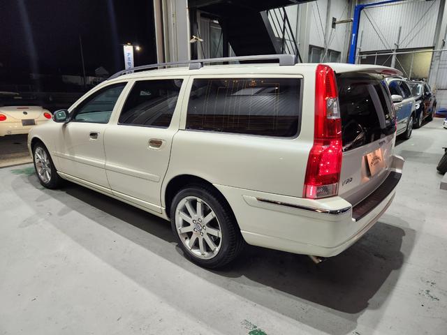 Ｖ７０ ホワイトパールエディション　２００７最終モデル　特別限定車　正規Ｄメンテ車両　Ｔベルト交換済　ＡＣコンプレッサ交換済　ミシュランプライマシー４　地デジナビ＆バックカメラ　前後ドラレコ　ガラスＳＲ　電動＆ヒーター黒本革　クルコン（74枚目）