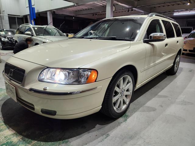 Ｖ７０ ホワイトパールエディション　２００７最終モデル　特別限定車　正規Ｄメンテ車両　Ｔベルト交換済　ＡＣコンプレッサ交換済　ミシュランプライマシー４　地デジナビ＆バックカメラ　前後ドラレコ　ガラスＳＲ　電動＆ヒーター黒本革　クルコン（76枚目）