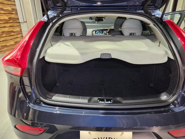 Ｖ４０ Ｔ３　インスクリプション　禁煙車　２０１７モデル　正規Ｄ記録簿　電動＆ヒーターアイボリー本革　ミシュランタイヤ　地デジ純正ナビ＆バックカメラ　追従式クルコン　Ｐセンサー　前後ドラレコ　スペアキーレス（26枚目）