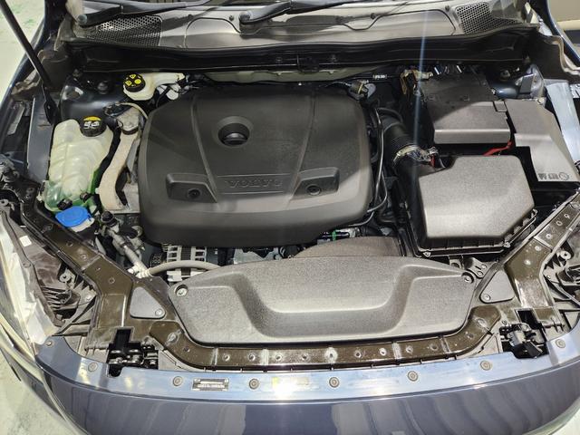 Ｖ４０ Ｔ３　インスクリプション　禁煙車　２０１７モデル　正規Ｄ記録簿　電動＆ヒーターアイボリー本革　ミシュランタイヤ　地デジ純正ナビ＆バックカメラ　追従式クルコン　Ｐセンサー　前後ドラレコ　スペアキーレス（39枚目）