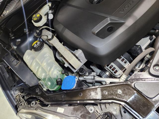 Ｖ４０ Ｔ３　インスクリプション　禁煙車　２０１７モデル　正規Ｄ記録簿　電動＆ヒーターアイボリー本革　ミシュランタイヤ　地デジ純正ナビ＆バックカメラ　追従式クルコン　Ｐセンサー　前後ドラレコ　スペアキーレス（40枚目）