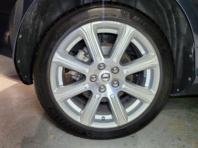 Ｖ４０ Ｔ３　インスクリプション　禁煙車　２０１７モデル　正規Ｄ記録簿　電動＆ヒーターアイボリー本革　ミシュランタイヤ　地デジ純正ナビ＆バックカメラ　追従式クルコン　Ｐセンサー　前後ドラレコ　スペアキーレス（48枚目）