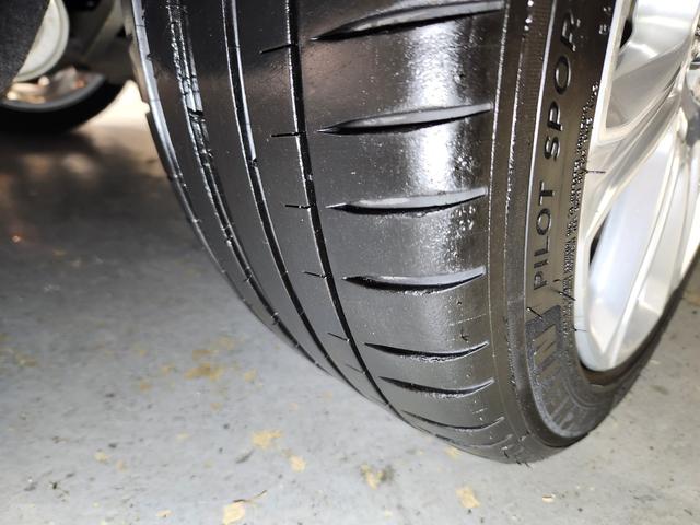 Ｖ４０ Ｔ３　インスクリプション　禁煙車　２０１７モデル　正規Ｄ記録簿　電動＆ヒーターアイボリー本革　ミシュランタイヤ　地デジ純正ナビ＆バックカメラ　追従式クルコン　Ｐセンサー　前後ドラレコ　スペアキーレス（49枚目）