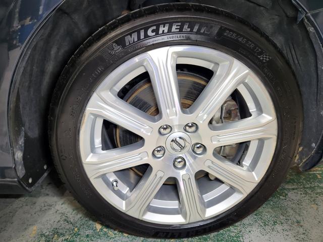 Ｖ４０ Ｔ３　インスクリプション　禁煙車　２０１７モデル　正規Ｄ記録簿　電動＆ヒーターアイボリー本革　ミシュランタイヤ　地デジ純正ナビ＆バックカメラ　追従式クルコン　Ｐセンサー　前後ドラレコ　スペアキーレス（50枚目）