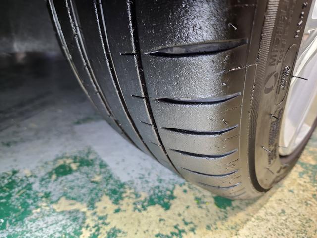 Ｖ４０ Ｔ３　インスクリプション　禁煙車　２０１７モデル　正規Ｄ記録簿　電動＆ヒーターアイボリー本革　ミシュランタイヤ　地デジ純正ナビ＆バックカメラ　追従式クルコン　Ｐセンサー　前後ドラレコ　スペアキーレス（53枚目）