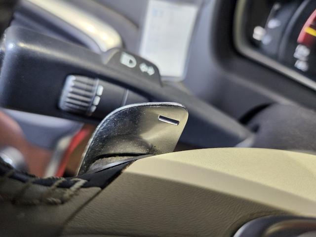 Ｖ４０ Ｔ３　インスクリプション　禁煙車　２０１７モデル　正規Ｄ記録簿　電動＆ヒーターアイボリー本革　ミシュランタイヤ　地デジ純正ナビ＆バックカメラ　追従式クルコン　Ｐセンサー　前後ドラレコ　スペアキーレス（65枚目）