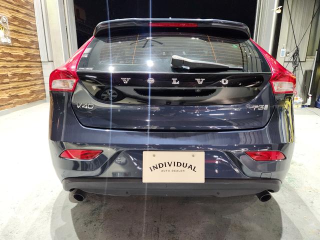 Ｖ４０ Ｔ３　インスクリプション　禁煙車　２０１７モデル　正規Ｄ記録簿　電動＆ヒーターアイボリー本革　ミシュランタイヤ　地デジ純正ナビ＆バックカメラ　追従式クルコン　Ｐセンサー　前後ドラレコ　スペアキーレス（75枚目）