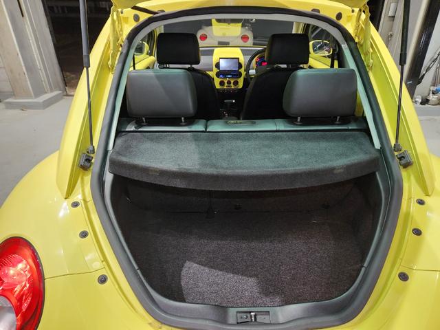 ニュービートル ＬＺ　０９モデル　禁煙車　正規Ｄメンテ車両　大型リアスポ　天張り張替済み　１０点パネル塗装済　ＢＳタイヤ　ガラスＳＲ　ヒーター付き黒本革　地デジインダッシュナビ　前後ドラレコ　Ｐセンサー　スペアキーレス（25枚目）