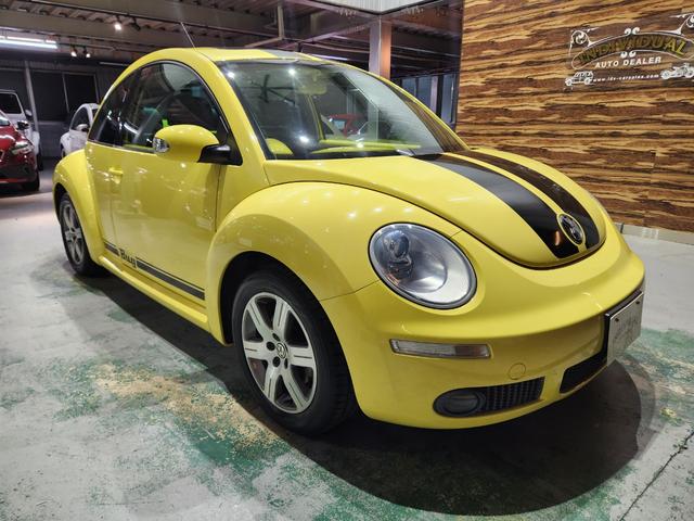 ニュービートル ＬＺ　０９モデル　禁煙車　正規Ｄメンテ車両　大型リアスポ　天張り張替済み　１０点パネル塗装済　ＢＳタイヤ　ガラスＳＲ　ヒーター付き黒本革　地デジインダッシュナビ　前後ドラレコ　Ｐセンサー　スペアキーレス（77枚目）