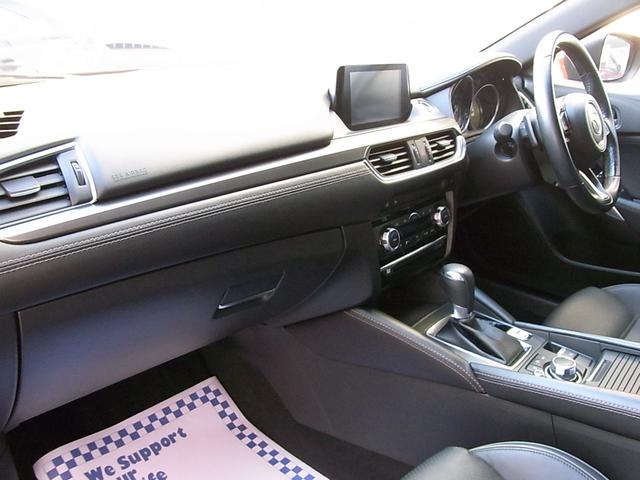 25S Lパッケージ ワンオーナー 黒革 禁煙車 マツダコネクトナビ フルセグ Bカメラ ETC DVD Bluetooth Gベクタリング アドバンストSCBS レーダークルーズ パーキングセンサー 全席シートヒーター(4枚目)