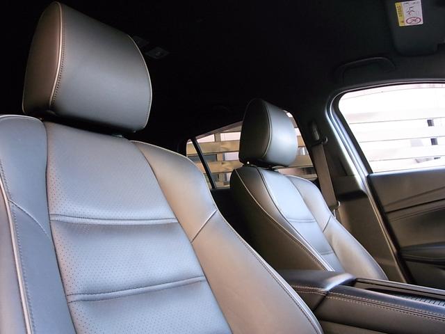 25S Lパッケージ ワンオーナー 黒革 禁煙車 マツダコネクトナビ フルセグ Bカメラ ETC DVD Bluetooth Gベクタリング アドバンストSCBS レーダークルーズ パーキングセンサー 全席シートヒーター(5枚目)