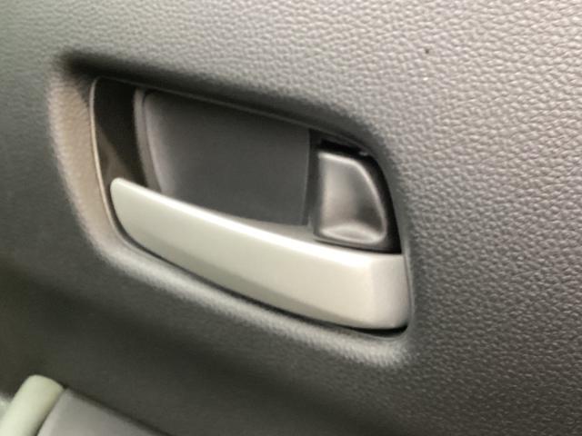 フリード e:HEVクロスター 新車未登録 フロントグリル交換済 ボディサイドモール 6人乗り リアクーラー サイドカーテンエアバック 両側パワースライドドア 運転席助手席シートヒーター ホンダセンシング フルLEDヘッドライト(20枚目)