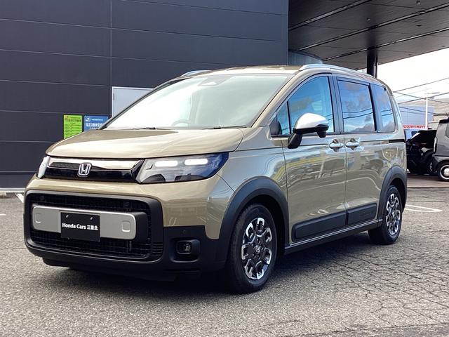 フリード e:HEVクロスター 新車未登録 フロントグリル交換済 ボディサイドモール 6人乗り リアクーラー サイドカーテンエアバック 両側パワースライドドア 運転席助手席シートヒーター ホンダセンシング フルLEDヘッドライト(43枚目)