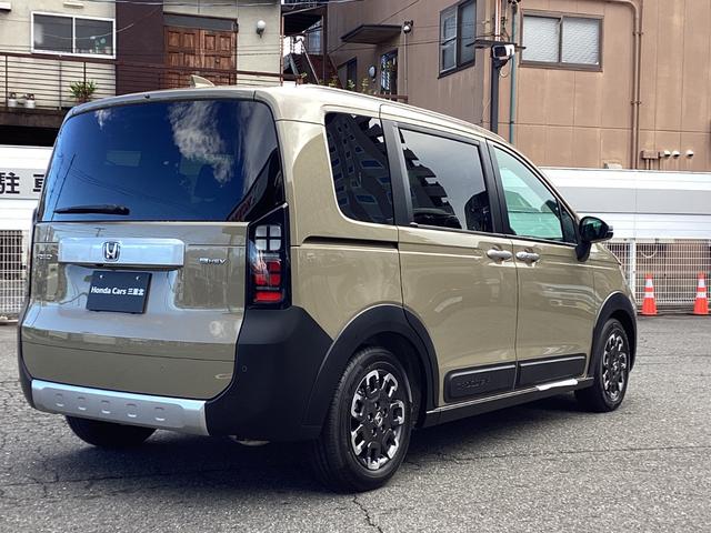 フリード e:HEVクロスター 新車未登録 フロントグリル交換済 ボディサイドモール 6人乗り リアクーラー サイドカーテンエアバック 両側パワースライドドア 運転席助手席シートヒーター ホンダセンシング フルLEDヘッドライト(47枚目)