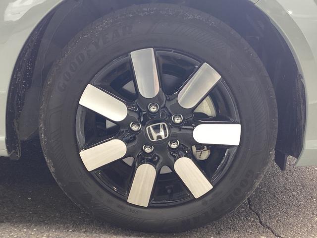 フリード エアー EX 当店試乗車 純正ナビ Rカメラ ETC ブラインドスポットインフォメーション 運転席助手席シートヒーター リアクーラー 本革ステアリングホイール 15インチアルミホイール サイドカーテンエアバック(51枚目)