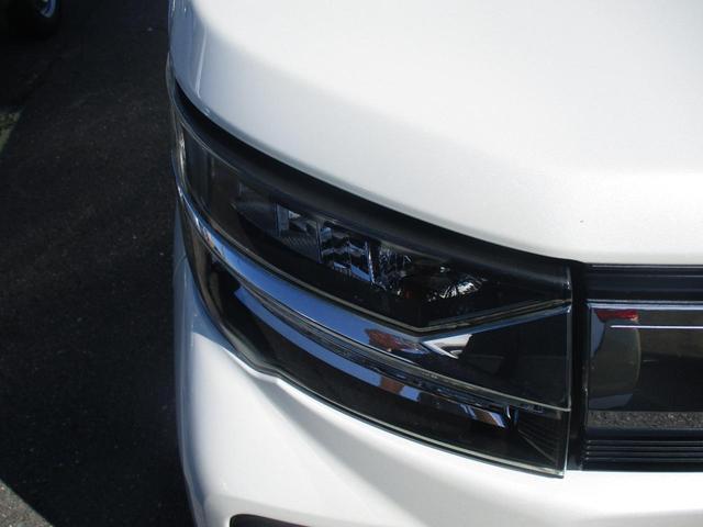 ムーヴ カスタム　Ｘリミテッド　ＳＡＩＩＩ　スマートキー、衝突防止機能、オートライト、オートエアコン、プッシュスタート、アイドリングストップ、シートヒーター、横滑り防止機能、ステアリングスイッチ、（5枚目）