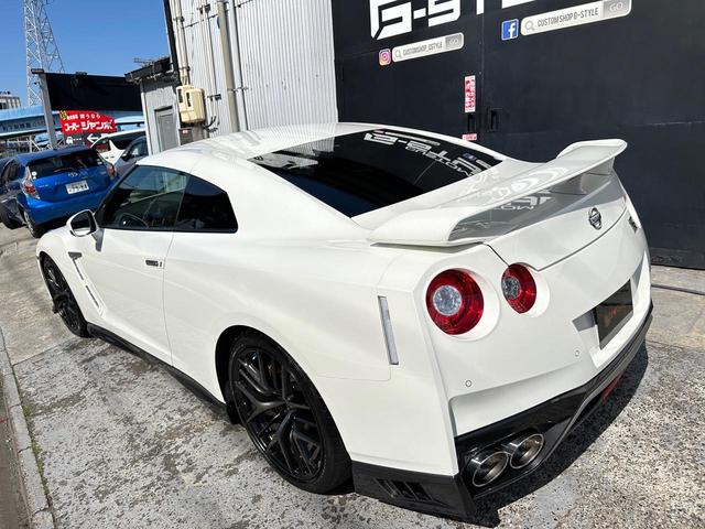 ＧＴ－Ｒ ピュアエディション　後期型　Ｐｕｒｅ　ｅｄｉｔｉｏｎ　ワンオーナー　修復歴無　禁煙車　ＲＡＹＳ製２０インチＡＷ　稲妻ＬＥＤライト　純正ナビ地デジ　バックカメラ　ＥＴＣ　ハーフレザーシート　ドラレコ（11枚目）