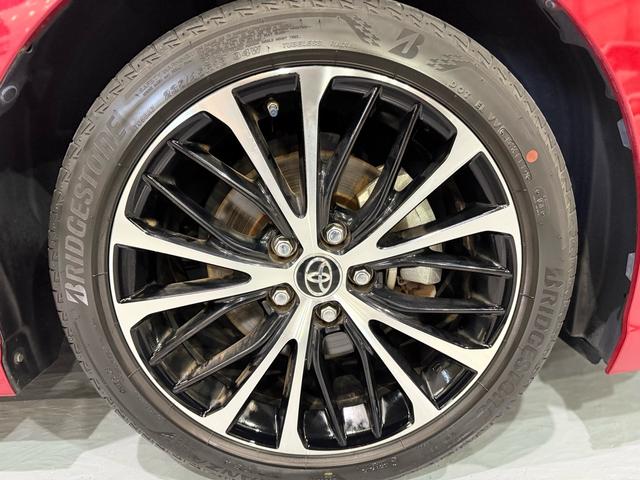 カムリ ＷＳ　修復歴無　禁煙　車検整備付　パノラマルーフ　純正Ｒ１８アルミ　純正９インチナビ　フルセグＴＶ　バックカメラ　ＥＴＣ２．０　ドラレコ　ブラインドスポット　クルコン　トヨタセーフティセンス（12枚目）