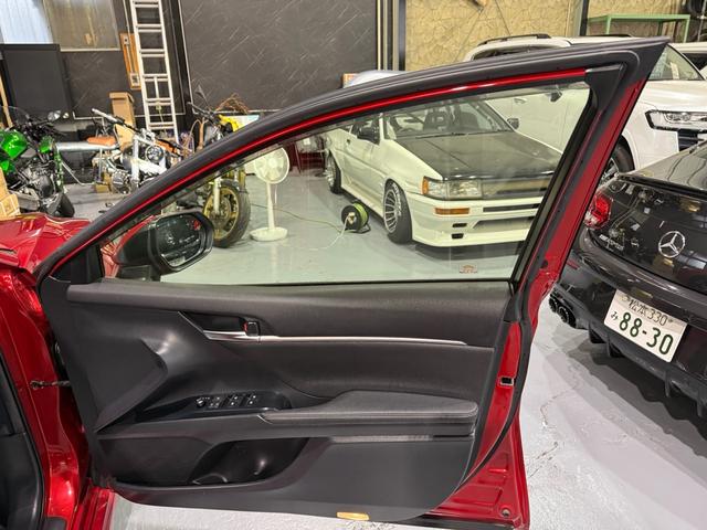 カムリ ＷＳ　修復歴無　禁煙　車検整備付　パノラマルーフ　純正Ｒ１８アルミ　純正９インチナビ　フルセグＴＶ　バックカメラ　ＥＴＣ２．０　ドラレコ　ブラインドスポット　クルコン　トヨタセーフティセンス（16枚目）