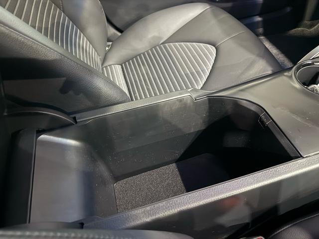 カムリ ＷＳ　修復歴無　禁煙　車検整備付　パノラマルーフ　純正Ｒ１８アルミ　純正９インチナビ　フルセグＴＶ　バックカメラ　ＥＴＣ２．０　ドラレコ　ブラインドスポット　クルコン　トヨタセーフティセンス（35枚目）