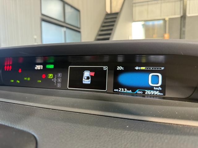 プリウス ＳセーフティプラスＩＩ　修復歴無　禁煙　２年保証付　ＴＲＤエアロＦ／Ｓ／Ｒ　社外Ｒ１８アルミ　ローダウン　純正ナビ　フルセグＴＶ　バックカメラ　ＥＴＣ２．０　ＡＣ１００Ｖ　ドラレコ前後　コーナーセンサー　衝突軽減機能　ＢＳＭ（27枚目）