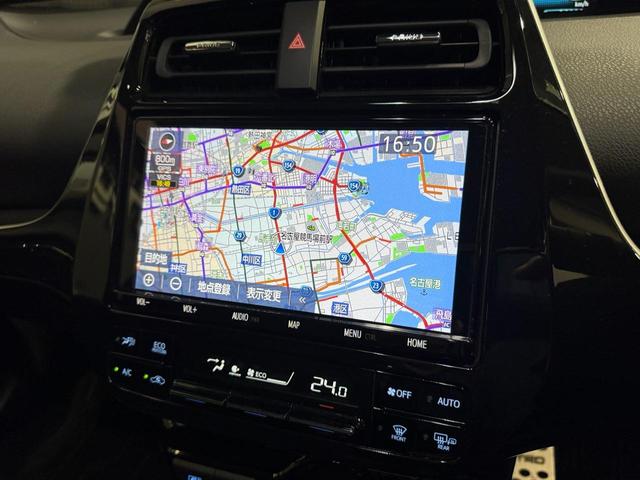 プリウス ＳセーフティプラスＩＩ　修復歴無　禁煙　２年保証付　ＴＲＤエアロＦ／Ｓ／Ｒ　社外Ｒ１８アルミ　ローダウン　純正ナビ　フルセグＴＶ　バックカメラ　ＥＴＣ２．０　ＡＣ１００Ｖ　ドラレコ前後　コーナーセンサー　衝突軽減機能　ＢＳＭ（28枚目）