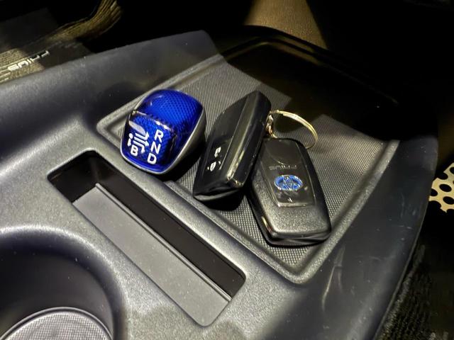 プリウス ＳセーフティプラスＩＩ　修復歴無　禁煙　２年保証付　ＴＲＤエアロＦ／Ｓ／Ｒ　社外Ｒ１８アルミ　ローダウン　純正ナビ　フルセグＴＶ　バックカメラ　ＥＴＣ２．０　ＡＣ１００Ｖ　ドラレコ前後　コーナーセンサー　衝突軽減機能　ＢＳＭ（35枚目）