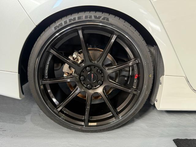 プリウス ＳセーフティプラスＩＩ　修復歴無　禁煙　２年保証付　ＴＲＤエアロＦ／Ｓ／Ｒ　社外Ｒ１８アルミ　ローダウン　純正ナビ　フルセグＴＶ　バックカメラ　ＥＴＣ２．０　ＡＣ１００Ｖ　ドラレコ前後　コーナーセンサー　衝突軽減機能　ＢＳＭ（37枚目）