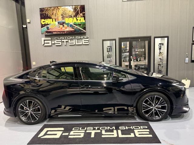 プリウス Ｚ　禁煙　メーカー保証継承付　モデリスタエアロＦ／Ｓ／Ｒ　パノラマルーフ　デジタルインナーミラー　純正ナビＴＶ　ドラレコ　パノラミックビュー　ＥＴＣ２．０　ブラインドスポット　トヨタセーフティセンス（6枚目）
