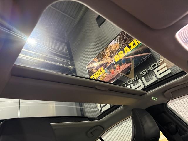 プリウス Ｚ　禁煙　メーカー保証継承付　モデリスタエアロＦ／Ｓ／Ｒ　パノラマルーフ　デジタルインナーミラー　純正ナビＴＶ　ドラレコ　パノラミックビュー　ＥＴＣ２．０　ブラインドスポット　トヨタセーフティセンス（17枚目）