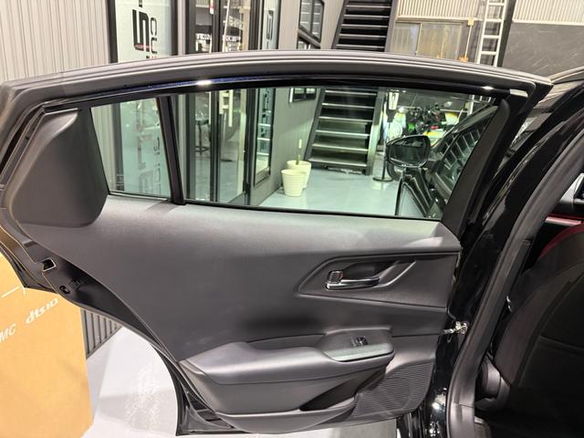 プリウス Ｚ　禁煙　メーカー保証継承付　モデリスタエアロＦ／Ｓ／Ｒ　パノラマルーフ　デジタルインナーミラー　純正ナビＴＶ　ドラレコ　パノラミックビュー　ＥＴＣ２．０　ブラインドスポット　トヨタセーフティセンス（20枚目）