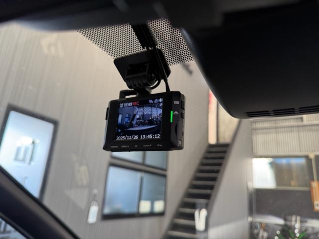 ノア ハイブリッドＳｉ　ダブルバイビーＩＩＩ　修復歴無　禁煙　２年保証付　モデリスタエアロＦ／Ｓ／Ｒ　両側パワードア　純正ナビフルセグＴＶ　バックカメラ　リアモニター　ドラレコＦＲ　トヨタセーフティセンス（37枚目）