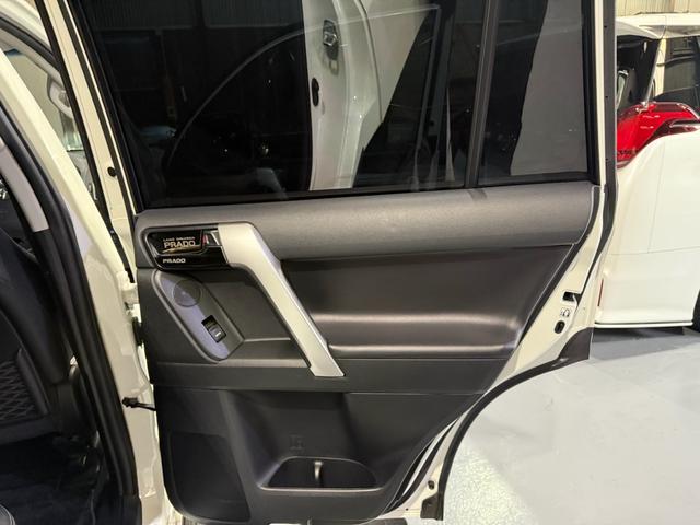 ランドクルーザープラド TX Lパッケージ 修復歴無 禁煙 2年保証付 モデリスタエアロ 純正OP19インチアルミ サンルーフ メーカーOPナビフルセグTV パノラミックビュー ETC2.0 ドラレコ前後 ブラックレザーシート(22枚目)