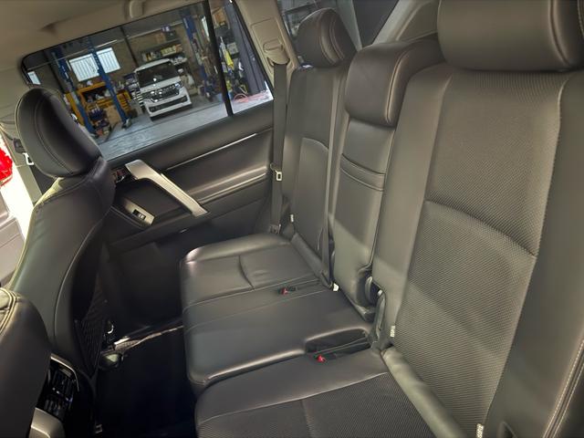 ランドクルーザープラド TX Lパッケージ 修復歴無 禁煙 2年保証付 モデリスタエアロ 純正OP19インチアルミ サンルーフ メーカーOPナビフルセグTV パノラミックビュー ETC2.0 ドラレコ前後 ブラックレザーシート(26枚目)