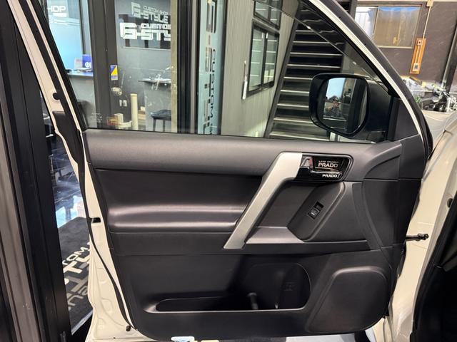 ランドクルーザープラド TX Lパッケージ 修復歴無 禁煙 2年保証付 モデリスタエアロ 純正OP19インチアルミ サンルーフ メーカーOPナビフルセグTV パノラミックビュー ETC2.0 ドラレコ前後 ブラックレザーシート(27枚目)