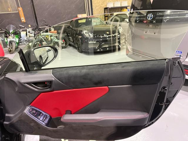 GR86 RZ 修復歴無 禁煙 2年保証付 GRエアロパッケージ R18純正アルミ 内装ブラック/レッド フジツボマフラー GROWスポーツサス 社外9インチナビ フルセグTV Bカメラ ETC ドラレコ(16枚目)