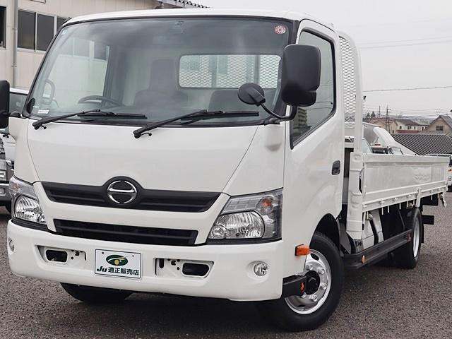 デュトロ ワイドキャブ超ロング全低床　平ボディ　積載３．５ｔ　幅広荷台　積載３，５ｔ　平ボディ　幅広荷台　５Ｍボディ　荷台鉄板張り　ＥＴＣ　ＶＳＣ　ＴＲＣ　ＥＳスタート　電動パーキングブレーキ　外装仕上げ済　同色ＮＥＷペイント　ドラレコ　フォグランプ　スタッドレスタイヤ（2枚目）