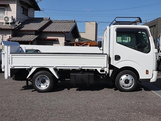 アトラストラック 平ボディ　垂直パワーゲート　積載２ｔ　車両総重量４４６５ｋｇ　新明和ＲＥ０６　リフト能力６００Ｋｇゲート長８３ｃｍ　ＥＨＳ　キーレス　左電格ミラー　ナビ　ＴＶ　ドラレコ　ＥＴＣ　荷台地上高８１ｃｍ　ＺＤ３０ターボ１２０馬力　スペアキー　ルーフキャリア（8枚目）