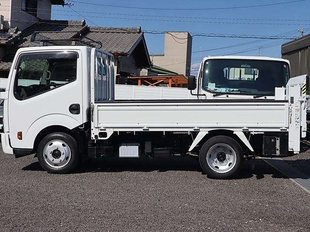アトラストラック 平ボディ　垂直パワーゲート　積載２ｔ　車両総重量４４６５ｋｇ　新明和ＲＥ０６　リフト能力６００Ｋｇゲート長８３ｃｍ　ＥＨＳ　キーレス　左電格ミラー　ナビ　ＴＶ　ドラレコ　ＥＴＣ　荷台地上高８１ｃｍ　ＺＤ３０ターボ１２０馬力　スペアキー　ルーフキャリア（9枚目）