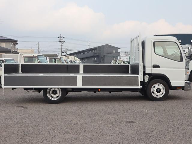 キャンター 積載４ｔ　平ボディ　ワイドロング　広幅荷台　全低床　床フック　積載４ｔ　平ボディ　ワイド　広幅荷台　ロング　全低床　ＥＴＣ　キーレス　床フック　メッキパーツ　フォグランプ　車両総重量７０７５Ｋｇ　４Ｐ１０ターボエンジン・１５０馬力（10枚目）