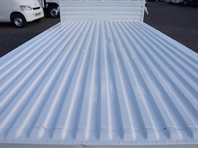 ボンゴトラック DX 平ボディ 積載1150kg 車両総重量2620kg ワイドローシングル ロング スチールデッキ ナビ ETC キーレスキー 左電動ミラー Wエアバッグ 取説 スペアキー L8・102馬力 フロアマット(12枚目)