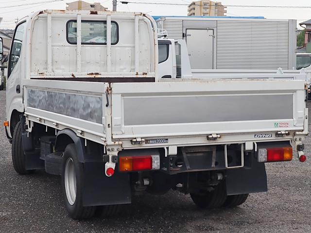 ダイナトラック 平ボディ　積載２ｔ　標準１０尺全低床　車両総重量４３３５ＫＧ　平ボディ　積載２ｔ　車両総重量４３３５ｋｇ（4枚目）
