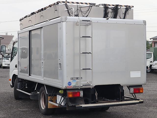 デュトロ ボトルカー　積載１．９ｔ　ハイキャブ　車両総重量４９８５ＫＧ　ボトルカー　標準ハイキャブ　セミロング（4枚目）