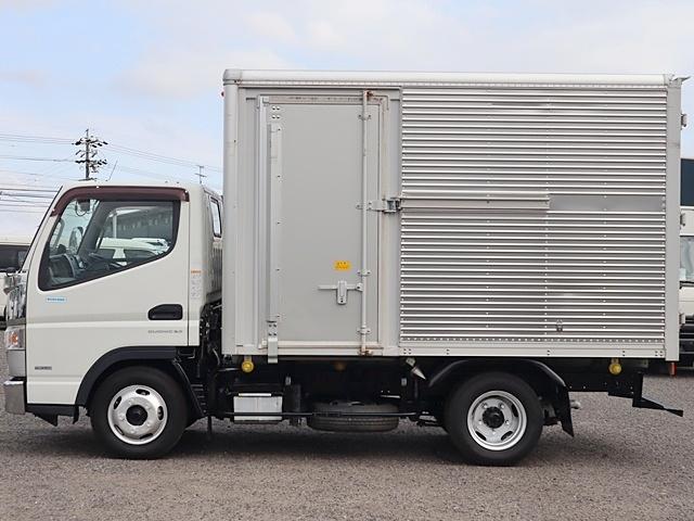 キャンター アルミバン　積載２ｔ　標準１０尺　全低床　パブコ　左サイド扉　左スライドドア　全低床　ＬＤＷＳ　ＥＺＧＯ　ナビ　ＴＶ　バックカメラ　ＥＴＣ　左電格ミラー　車両総重量４６８５Ｋｇ　４Ｐ１０ターボ１３０馬力　荷台地上高約８８ｃｍ（9枚目）