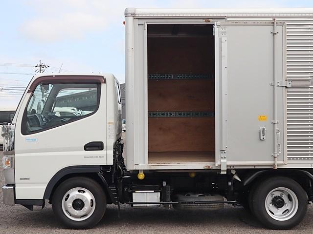 キャンター アルミバン　積載２ｔ　標準１０尺　全低床　パブコ　左サイド扉　左スライドドア　全低床　ＬＤＷＳ　ＥＺＧＯ　ナビ　ＴＶ　バックカメラ　ＥＴＣ　左電格ミラー　車両総重量４６８５Ｋｇ　４Ｐ１０ターボ１３０馬力　荷台地上高約８８ｃｍ（10枚目）
