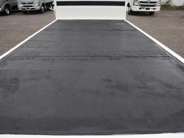 デュトロ 平ボディ・積載３ｔ・標準１０尺・全低床　ＶＳＣ　ＴＲＣ　ＥＴＣ　ＬＥＤヘッド　左電格ミラー　Ｂ／Ｔオーディオ　車両総重量５５５５Ｋｇ　Ｎ０４Ｃターボ１５０馬力　荷台地上高約８５ｃｍ　荷台床板張替済　保証書　取説（11枚目）