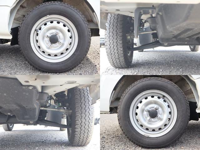 ハイゼットトラック 平ボディ　積載３５０Ｋｇ　垂直式テールリフト　ＡＴ限定免許　新明和ＲＥ０４　垂直式パワーゲート　リフト能力３５０Ｋｇゲート長６６ｃｍ　ナビＴＶ　キーレス　ドラレコ　ＷエアＢ　荷台ゴムマット　車両総重量１３６０Ｋｇ　保証書　記録簿　取説　Ｐ／Ｇ取説　スペアキー（16枚目）