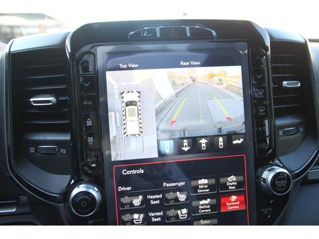 ダッジ・ラム １５００　ＴＲＸ　クルーキャブ　４ｘ４　新車並行　１オーナー　６．２Ｌ　ＳＲＴ　ＨＥＭＩ　Ｖ８　８速Ａ／Ｔ　レベル２ＰＫＧ　パノラマルーフ　ハーマンカードン　パワーサイドステップ　ビードロックアルミ　カーボンＰＫＧ　レッドアクセント　ＨＵＤ（17枚目）