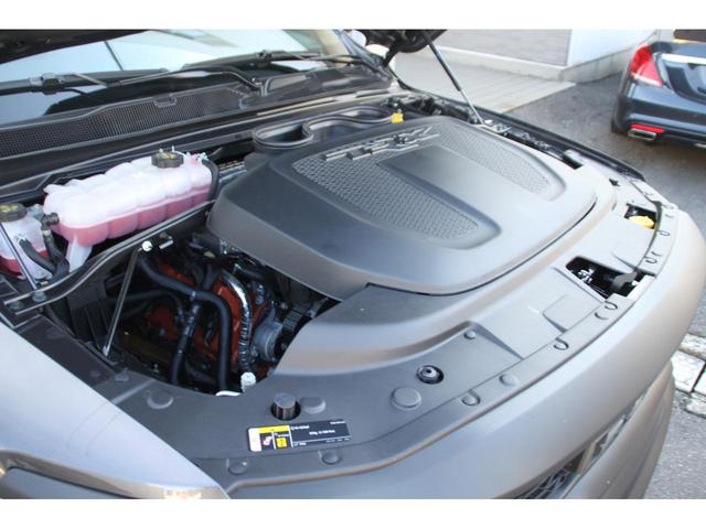 ダッジ・ラム １５００　ＴＲＸ　クルーキャブ　４ｘ４　新車並行　１オーナー　６．２Ｌ　ＳＲＴ　ＨＥＭＩ　Ｖ８　８速Ａ／Ｔ　レベル２ＰＫＧ　パノラマルーフ　ハーマンカードン　パワーサイドステップ　ビードロックアルミ　カーボンＰＫＧ　レッドアクセント　ＨＵＤ（45枚目）